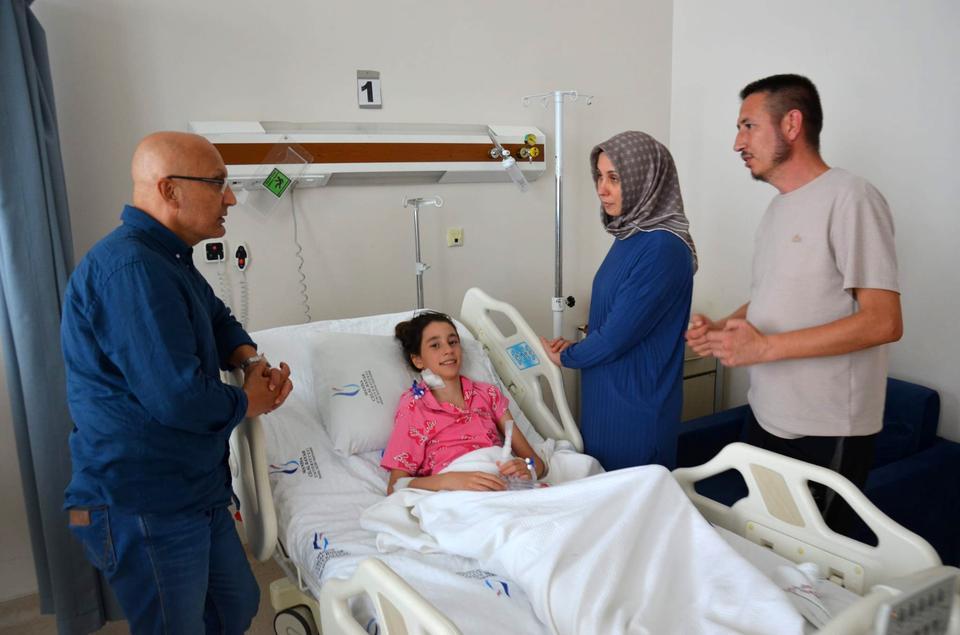 10 YAŞINDAKİ MERVE'NİN KALBİNDEKİ İKİ DELİK KAPATILDI