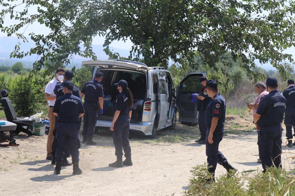 2 GÜNDÜR KAYIP OLARAK ARANAN ADAM ARACINDA ÖLÜ BULUNDU