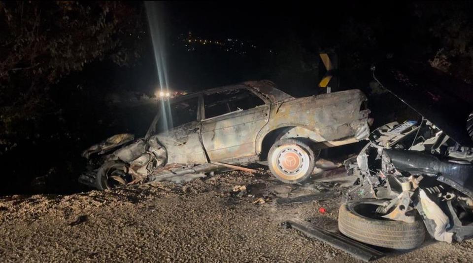 Araç alev aldı, yangın ormana sıçradı