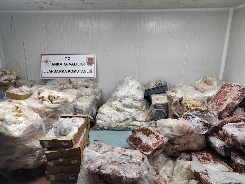 17 ton sağlıksız et ve tavuk ürünü ele geçirildi