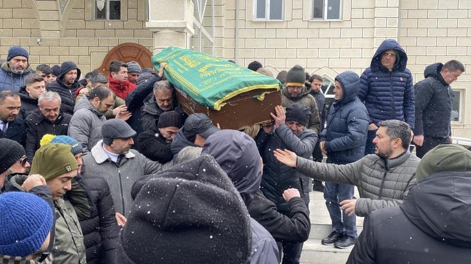 Oğlunun acısına yüreği dayanamayan anne son yolculuğuna uğurlandı