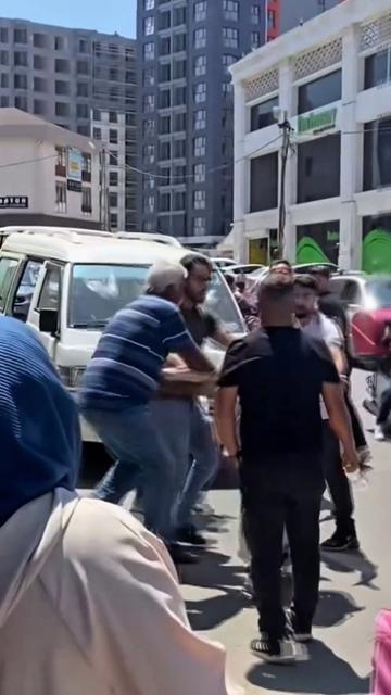 PENDİK'TE OTOBÜSTE YER VERME KAVGASI: KADIN YOLCULAR BİRBİRİNE GİRDİ