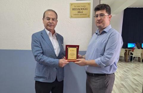 Melih Ünal (Solda)