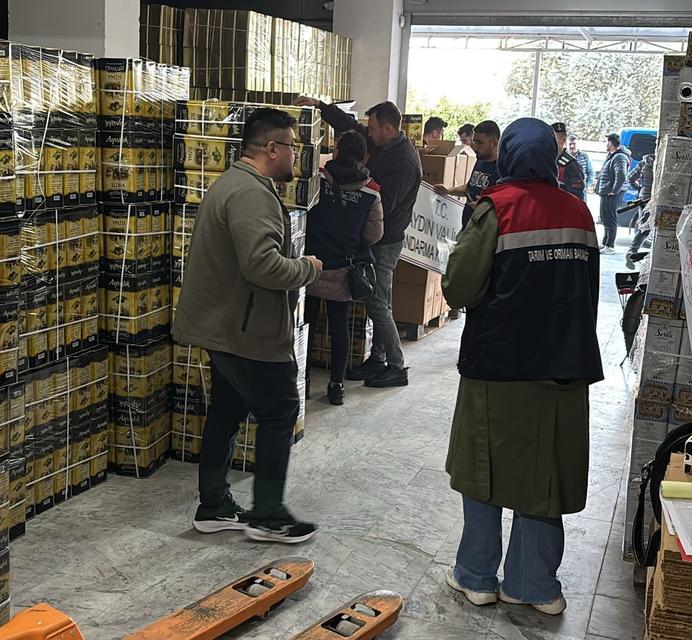 Aydın'da sahte yağ baskını: Tam 11 bin 200 litre