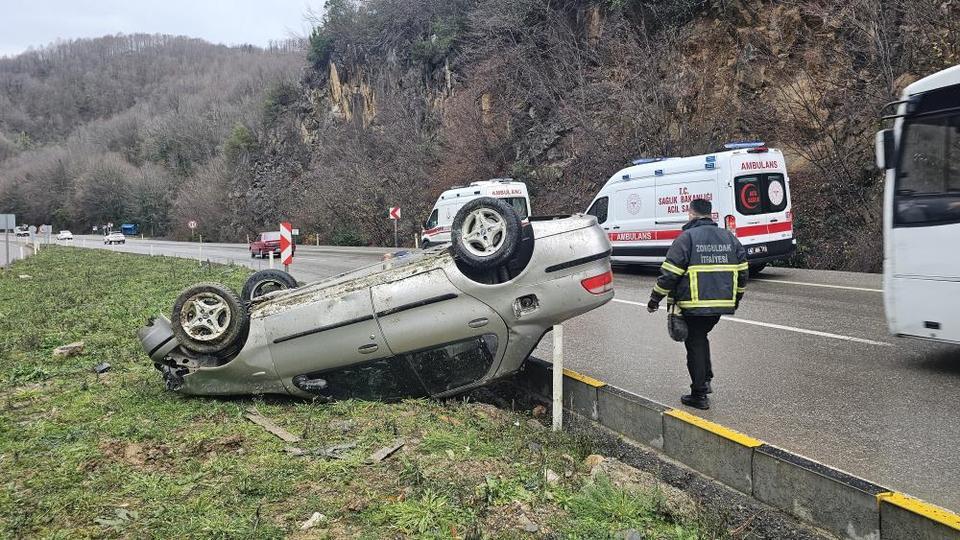 Kontrolden çıkan otomobil takla Attı: 3 kişi yaralandı