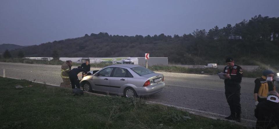 Kara yolunda iki araç çarpıştı: 3 yaralı