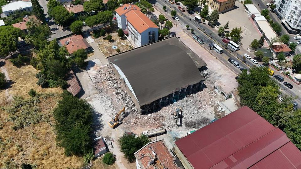 Aydın'ın 65 yıllık spor hafızası yıkılıyor