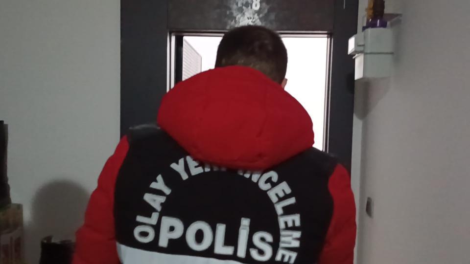 Bir kadın evinde ölü bulundu