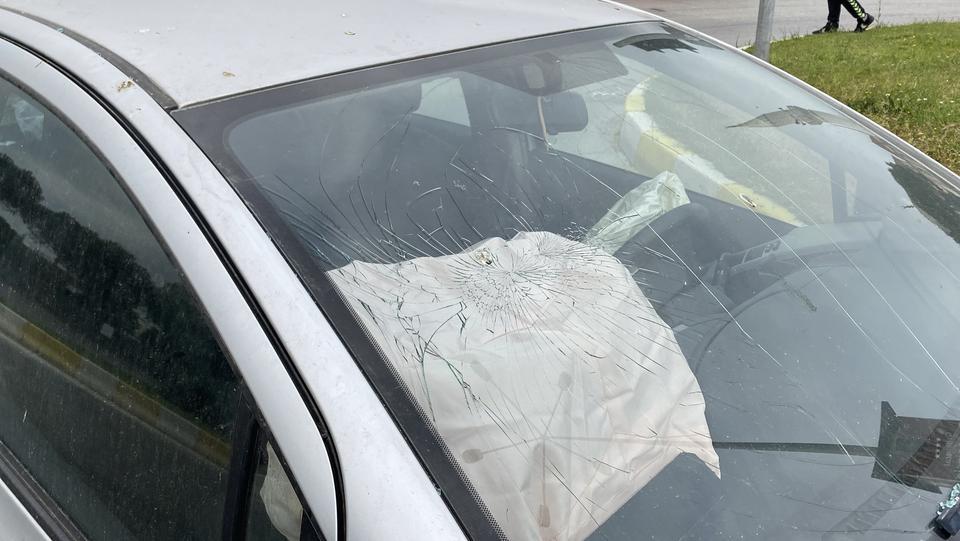 OTOMOBİLLER KAVŞAKTA ÇARPIŞTI: 1 YARALI