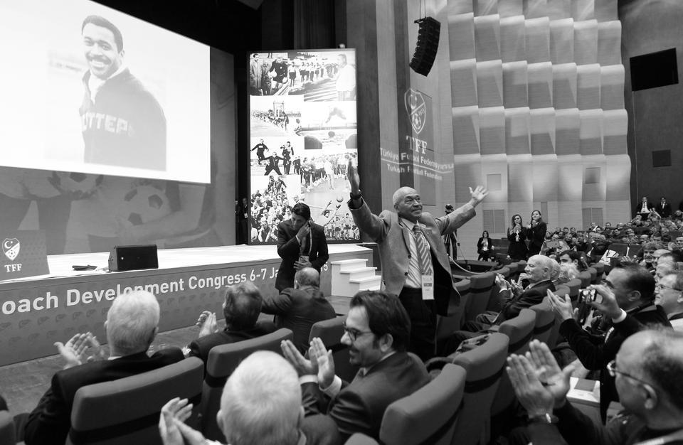 A Milli Takım'ın eski antrenörlerinden Çetin Güler hayatını kaybetti