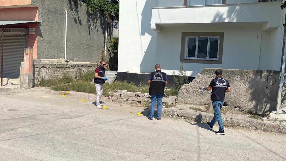 ADANA'DA DEHŞET: BOŞANMA AŞAMASINDAKİ EŞİNİ VE BALDIZINI VURDU