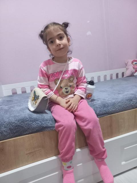 OYUN OYNARKEN OTOMOBİLİN ÇARPTIĞI MİNİK KIZ HAYATINI KAYBETTİ