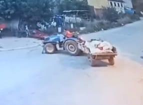 Babasının kullandığı traktör altında kalan minik Batu'ndan sevindiren haber