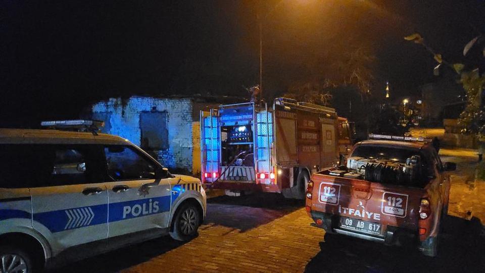 Aydın'da metruk binada çıkan yangın korkuttu