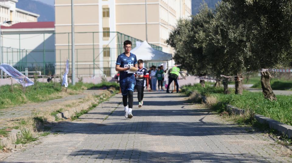 ADÜ’de Oryantiring Heyecanı: Gençler zirve için yarıştı