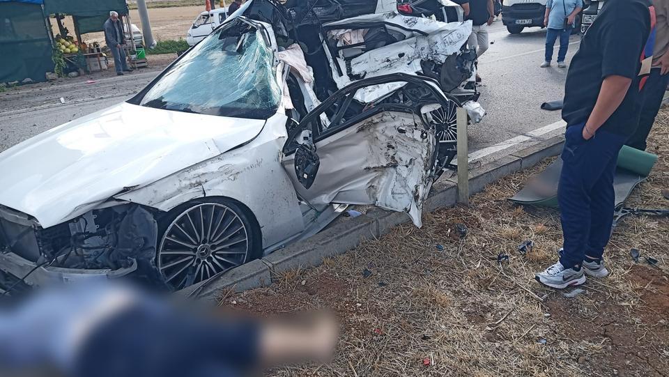 BANDIRMA'DA FECİ KAZA: HAMİLE KADIN VE 3 YAŞINDAKİ KIZI HAYATINI KAYBETTİ