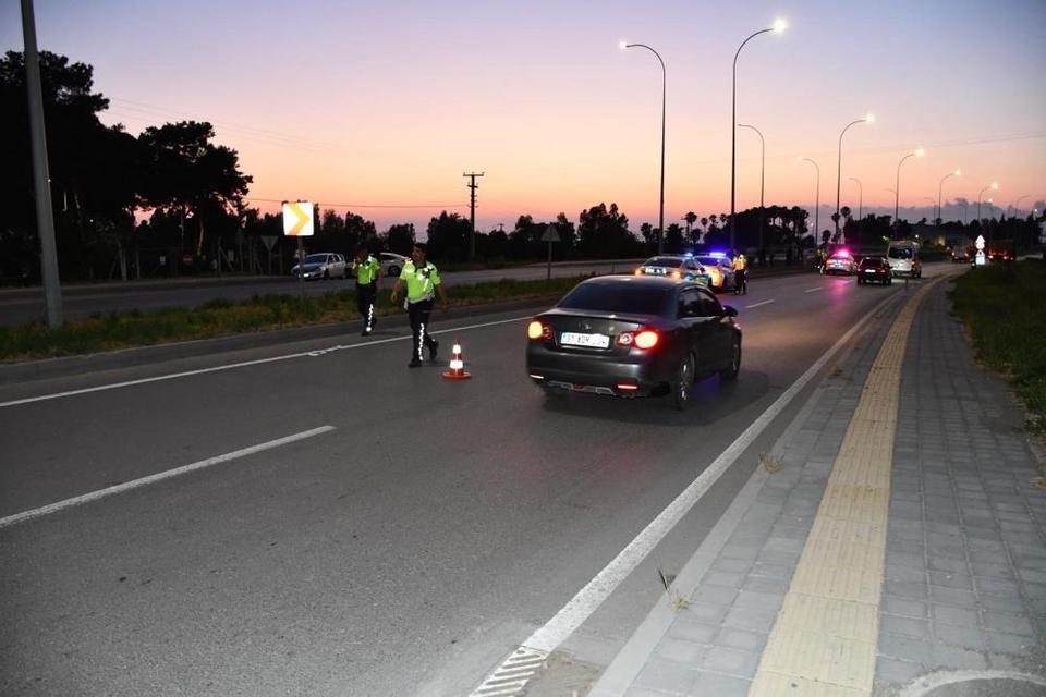Kontrolden çıkan motosiklet devrildi: 2 ölü