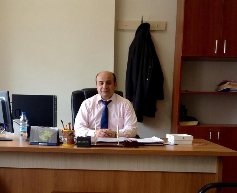 Adliye personeli çatıdan düşerek hayatını kaybetti