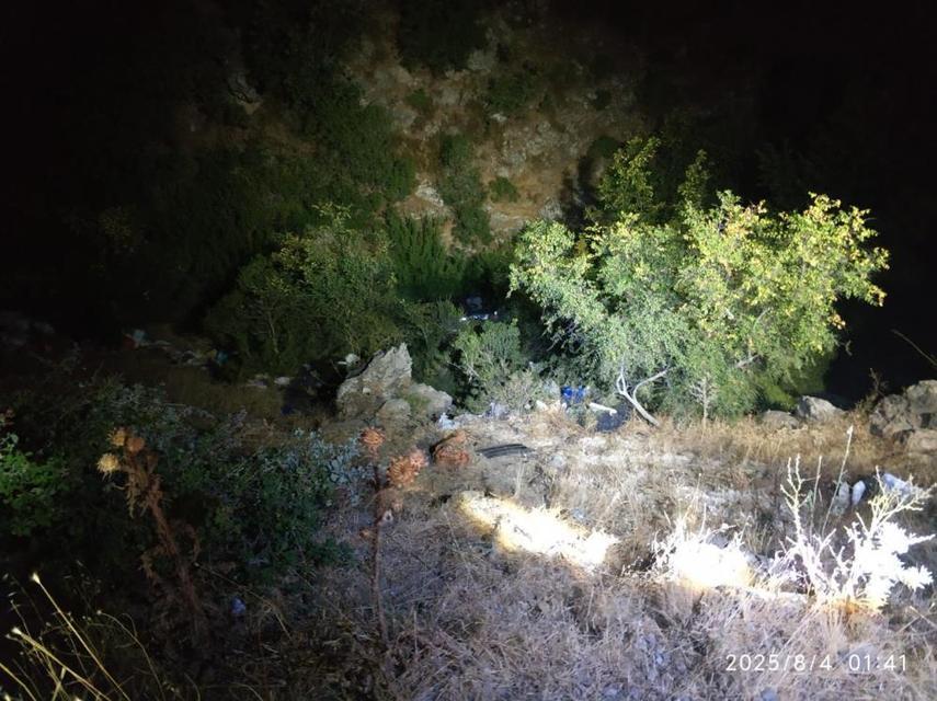 Şarampole yuvarlanan araçta 2 kişi yaralandı