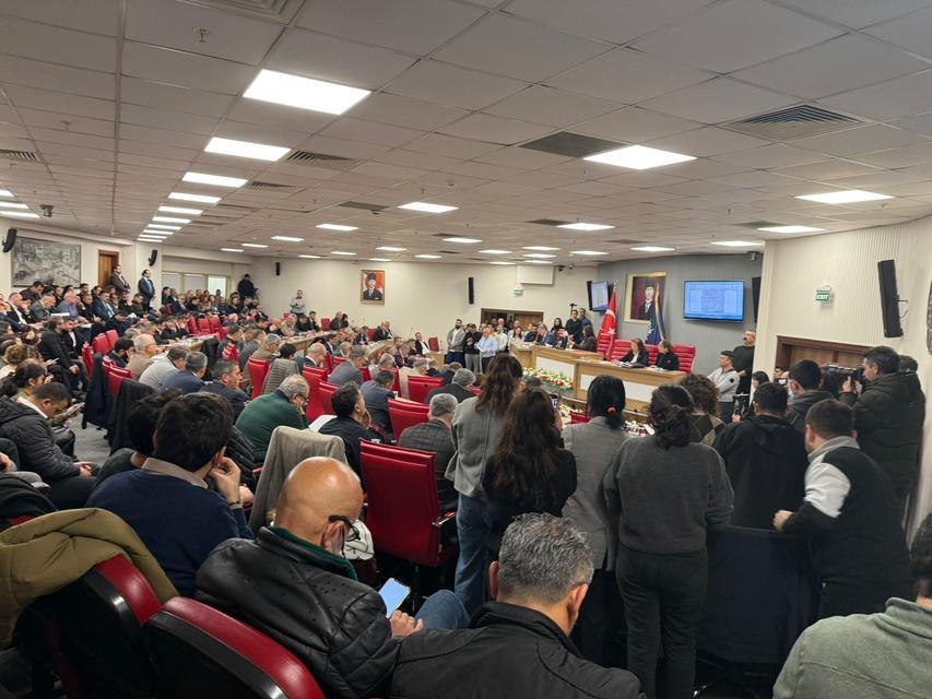 AK Parti Aydın İl Başkanı Erdem toplantıya katılmadı, gözaltı krizi gündemde!