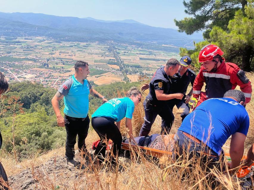 SAKAR RAMPASINDA ARAÇ 70 METRELİK UÇURUMA YUVARLANDI