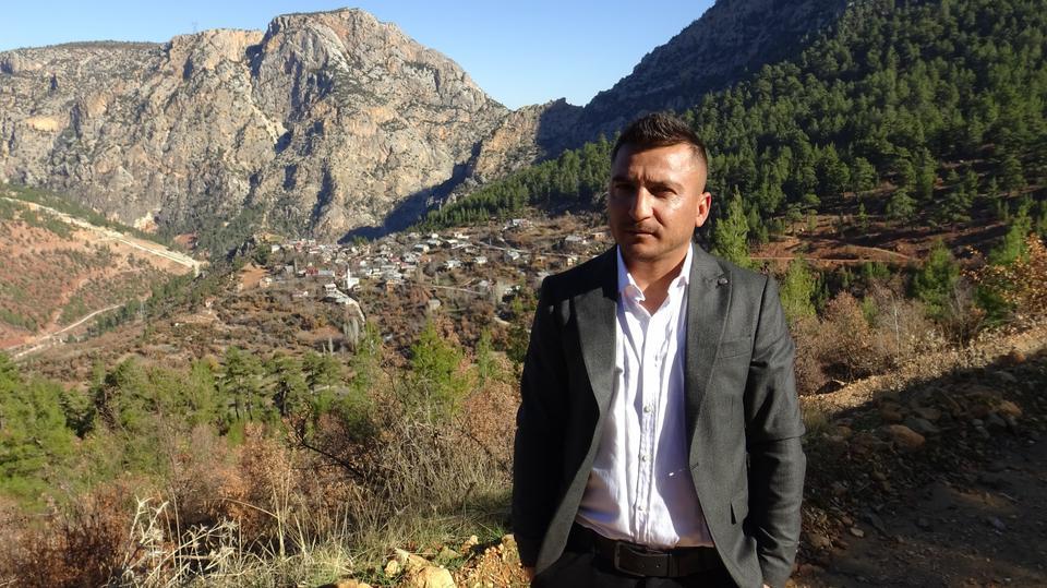 BU KÖYDE GÜNEŞ ANCAK SAAT 12.30'DA GÖRÜLEBİLİYOR KARAMAN'DA KUTUPLARI ARATMAYAN KÖYDE 2 AY BOYUNCA VATANDAŞLAR GÜN BOYU GÜNEŞİ SADECE 3 SAAT GÖRÜYOR