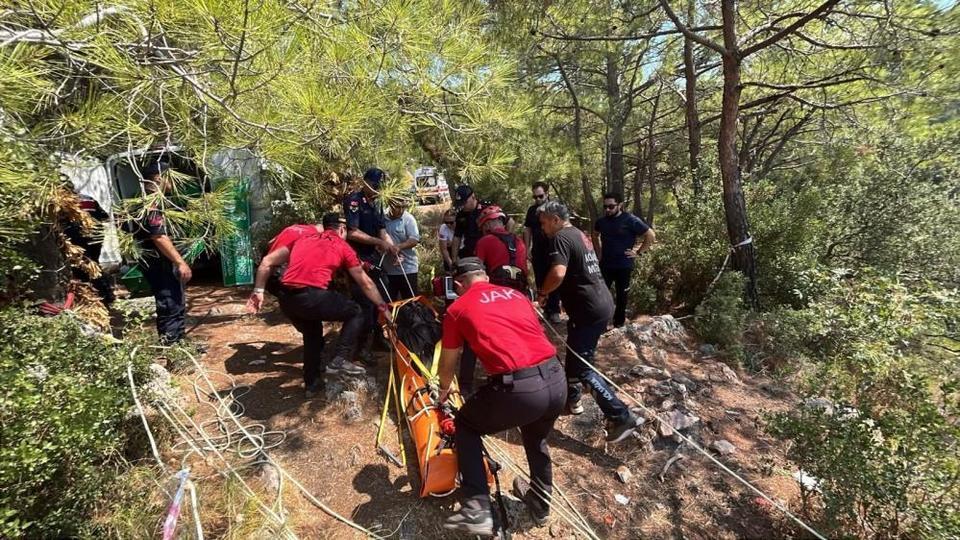 Yüksekten düşen 45 yaşındaki şahıs hayatını kaybetti