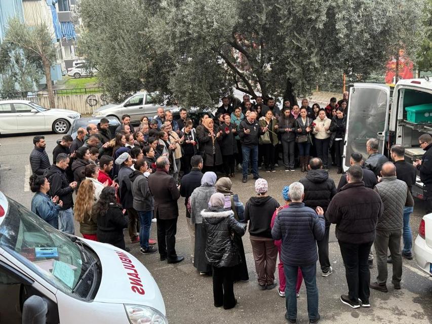 Ameliyat yaptığı sırada kalp krizi geçiren doktor hayatını kaybetti