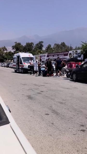 Motosikletli kurye kaza yaptı: 1 yaralı