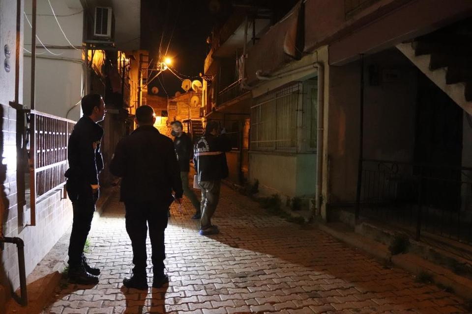 İZMİR'DEKİ SIR CİNAYETTE ŞÜPHELİ BABA ÇIKTI