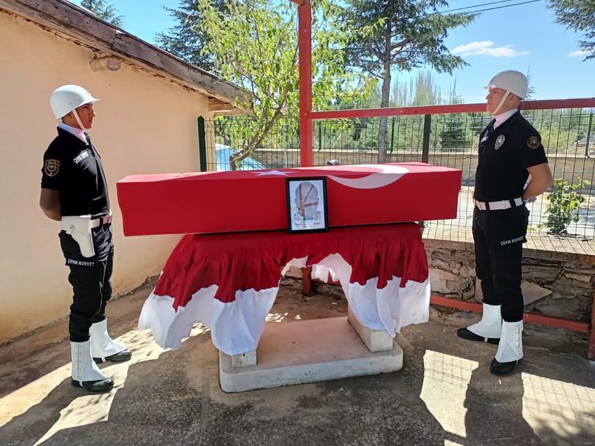 Hayatını kaybeden emekli emniyet müdürüne son görev