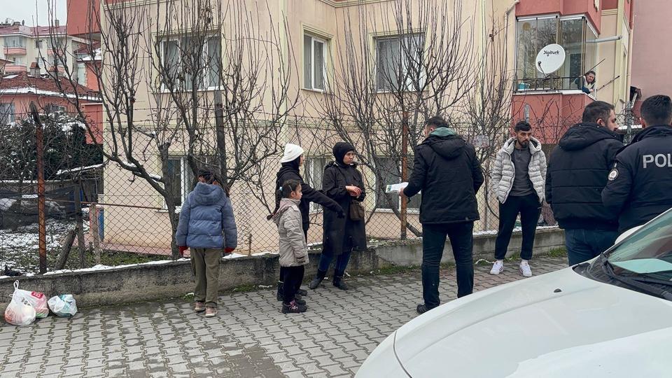 ESKİ SEVGİLİSİNİ BIÇAKLA KAFASINDAN YARALADI