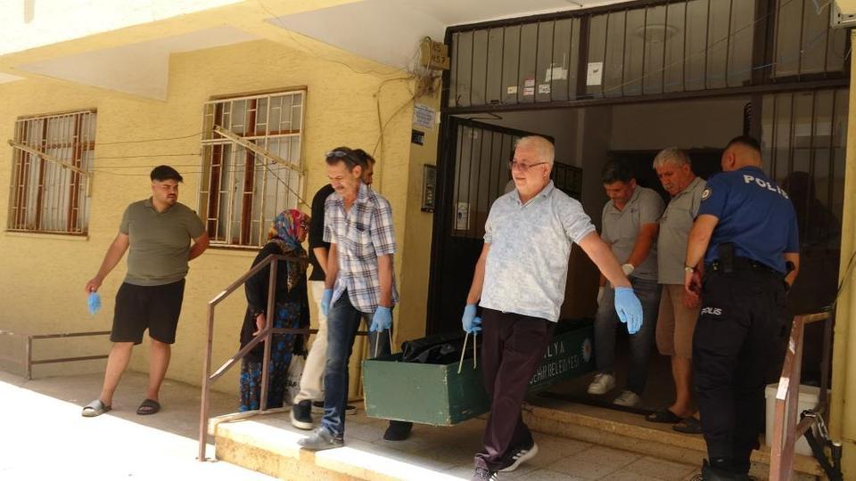 Tayin tartışmasında öğretmen eşi ve kayınpederini pompalı tüfekle öldüren zanlı adliyeye sevk edildi