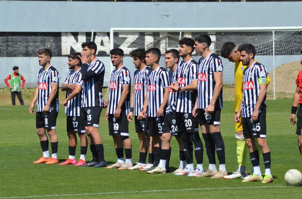 Nazillispor'da ayrılık, 21 futbolcunun sözleşmesi sona erdi