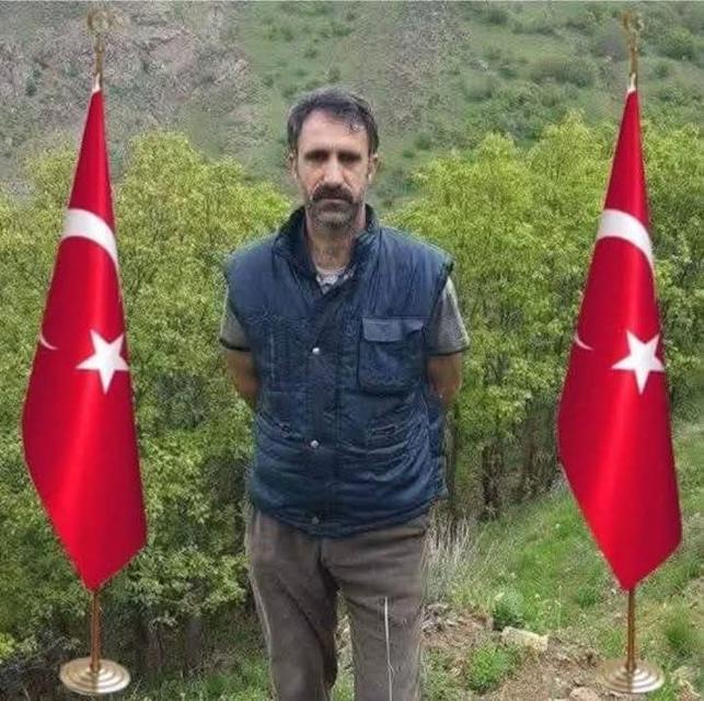 Düğün yolunda feci kaza: Otomobilin çarptığı amca öldü, yeğeni yaralandı