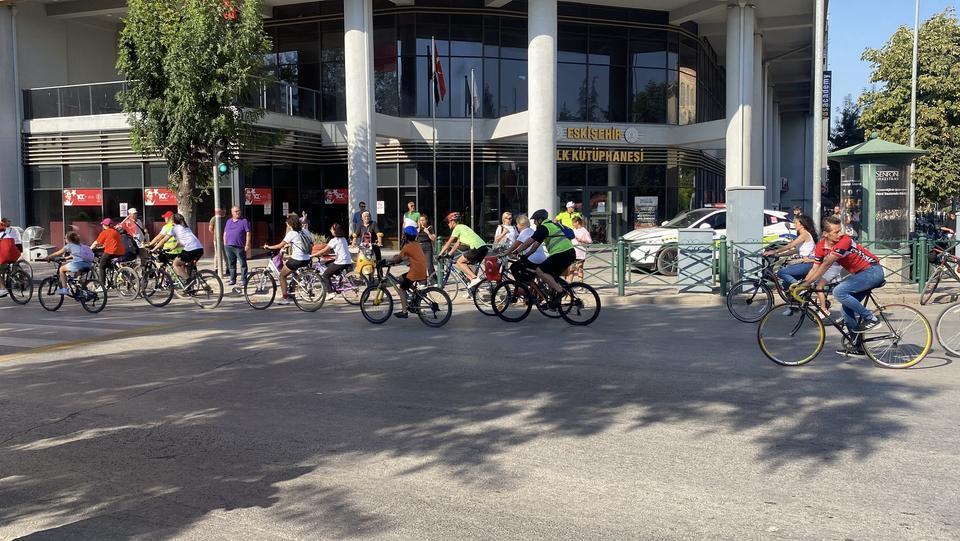 Zafer Bayramı'nı pedal çevirerek kutladılar
