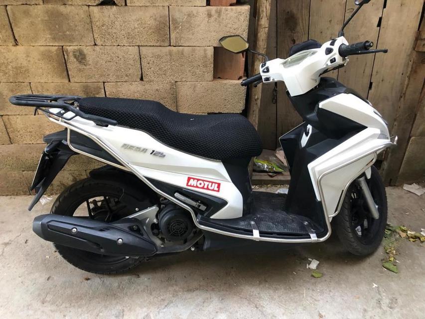 Park halindeki motosiklet çalındı