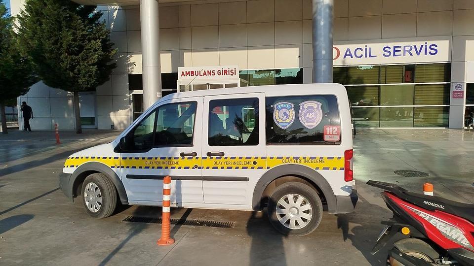 Evinin önünde tüfekli saldırıya uğradı