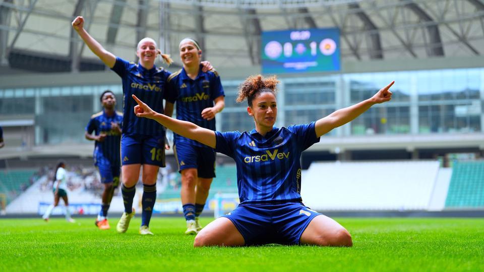 Kadın futbolunda Fenerbahçe şampiyon oldu
