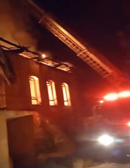 DENİZLİ'DE CUMHURİYET'İN İLK YILLARINDAN KALMA İLKOKUL KÜL OLDU