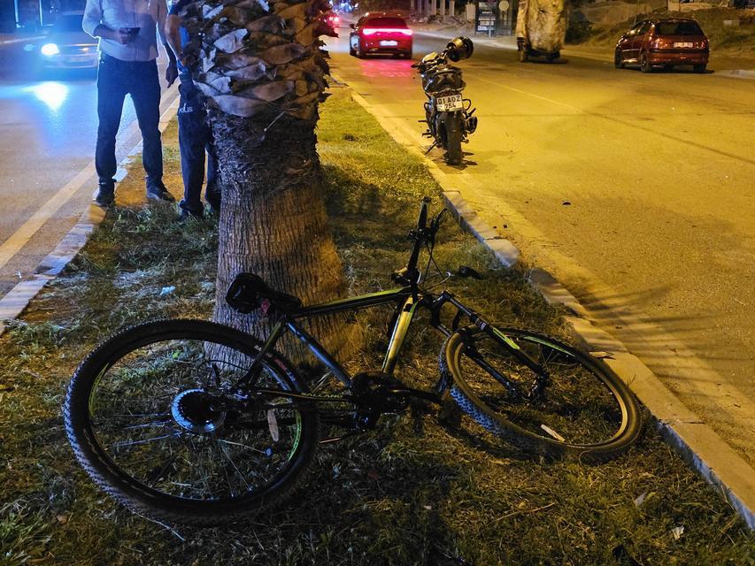 Motosiklet ile bisiklet çarpıştı: 1 ölü, 1 yaralı