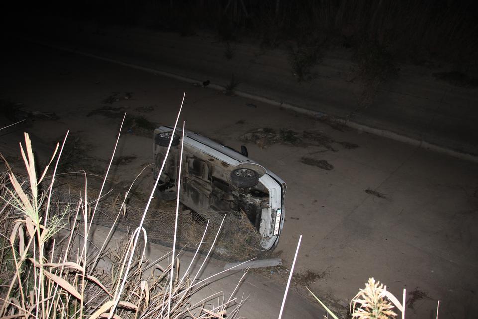 Aydın'da otomobil sulama kanalına uçtu