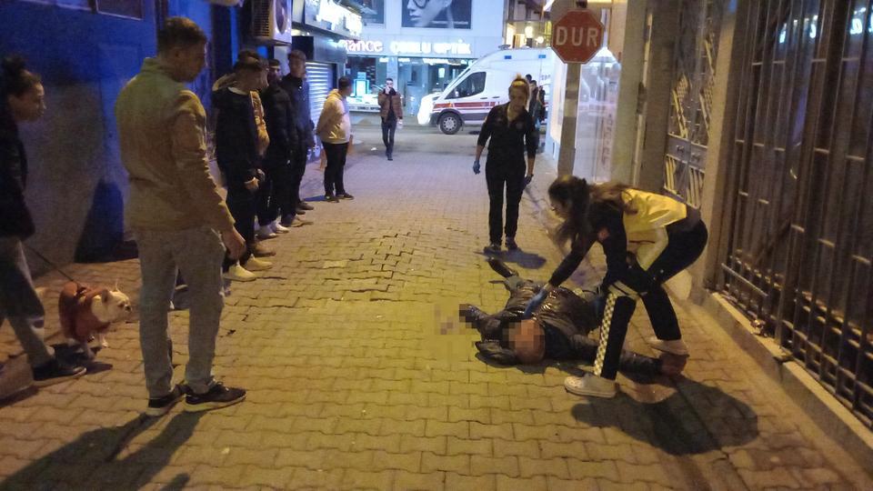 Yolda yürüyen yaşlı adamı tekme tokat döverek gasp ettiler: Dehşet anları  kamerada - Aydın Denge Haber