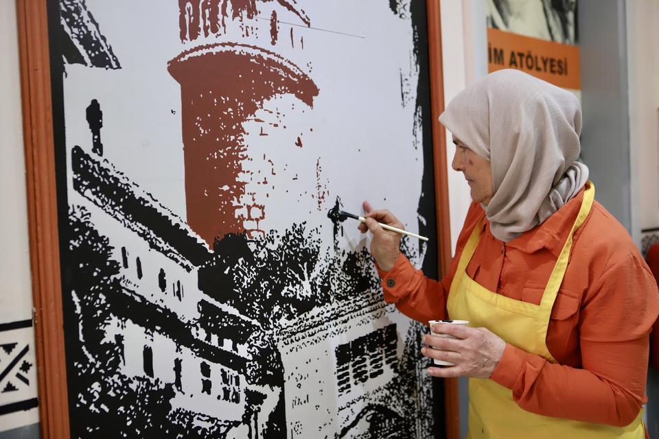 62 YAŞINDA BAŞLAYAN RESİM TUTKUSU, KİŞİSEL SERGİYLE TAÇLANMAYI BEKLİYOR