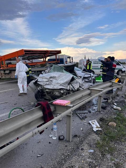 Kontrolden çıkan araç felakete yol açtı: 4 ölü