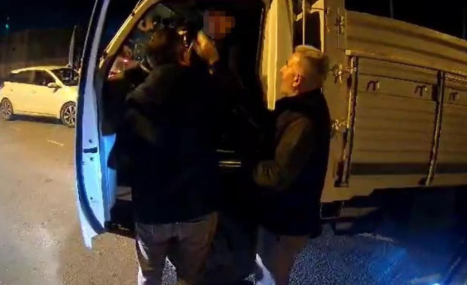 "Canım sıkkın" deyip motosiklet sürücüsüne saldırdı