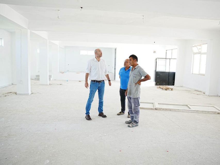 Germencik'te düğün salonu modern görünüme kavuşuyor