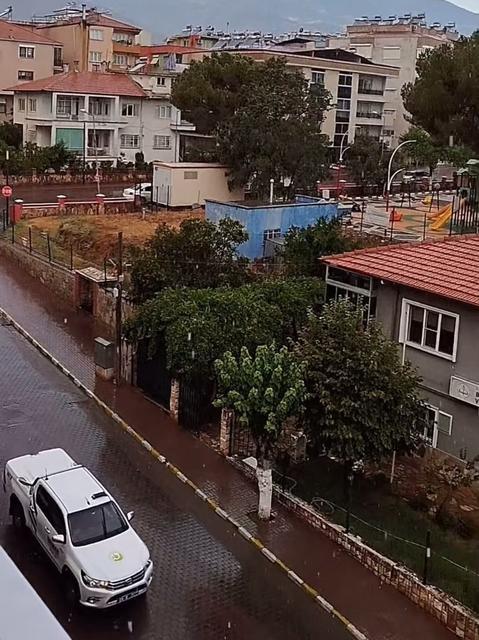 BOZDOĞAN SAĞANAK YAĞIŞLA SERİNLEDİ