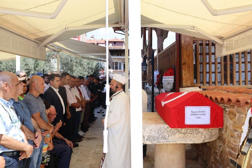 KIBRIS GAZİSİ GÜDEN DÜZENLENEN TÖREN İLE SON YOLCULUĞUNA UĞURLANDI
