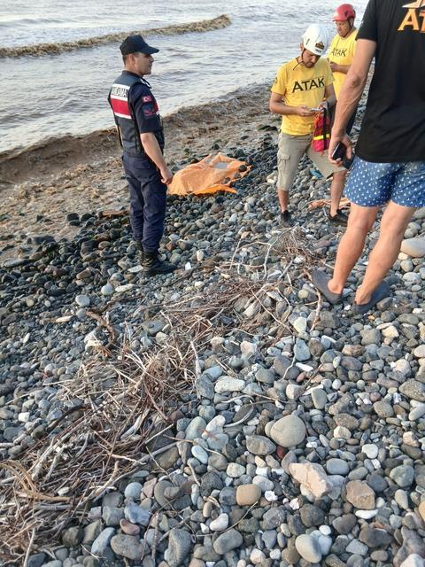 GİRESUN'DA SEL SULARINA KAPILAN DİĞER KIZ KARDEŞİN DE CANSIZ BEDENİNE ULAŞILDI VALİ MUSTAFA KOÇ ACILI BABAYI TESELLİ ETTİ, ARAMA KURTARMA ÇALIŞMALARINI YERİNDE İNCELEDİ